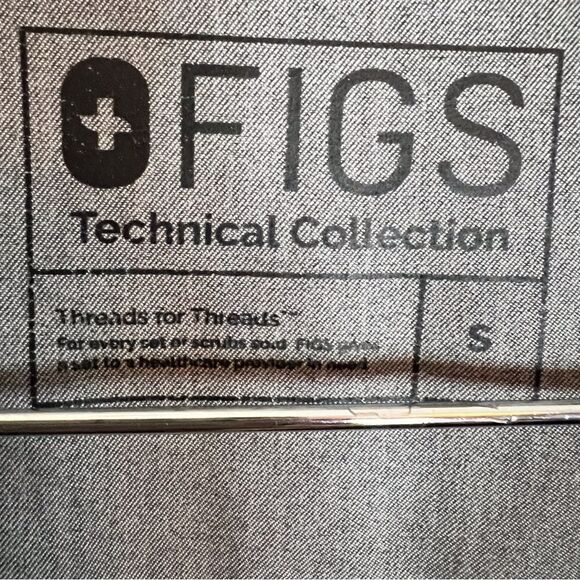 Figs Technical Collection Gray Scrubs with Pockets Size Small New Condition - Picture 6 of 6